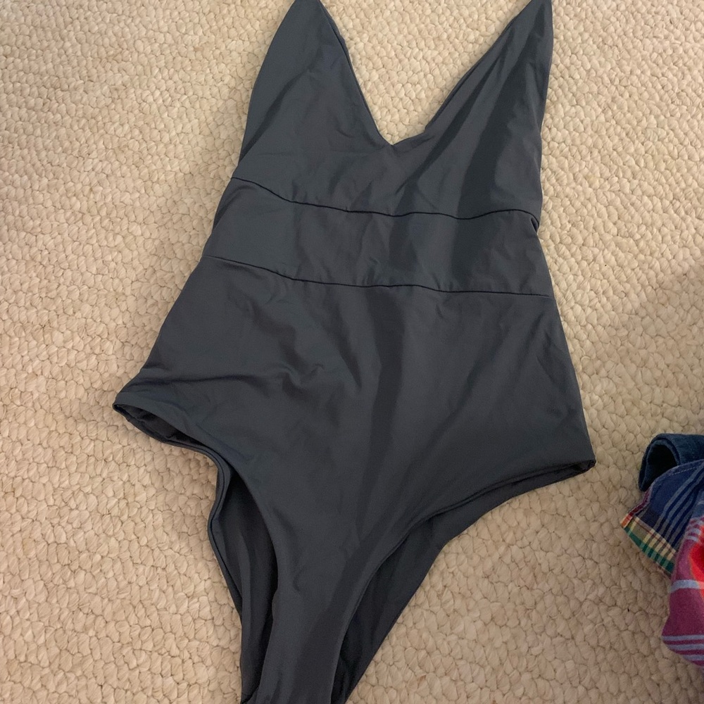Nwt tavik Womens medium swimsuit